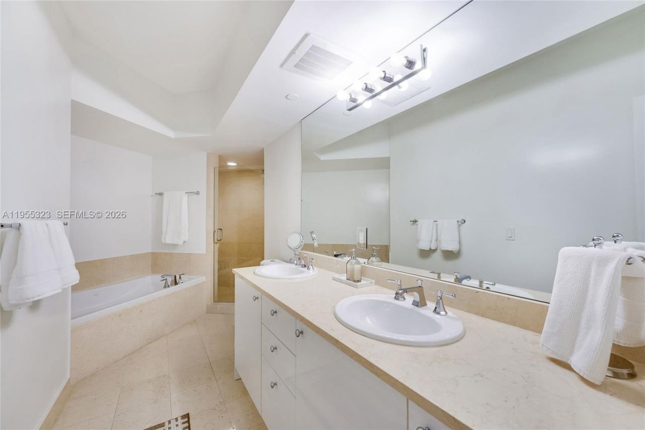 19900 E Country Club Dr, Unit 702, Aventura, FL 33180 Photo