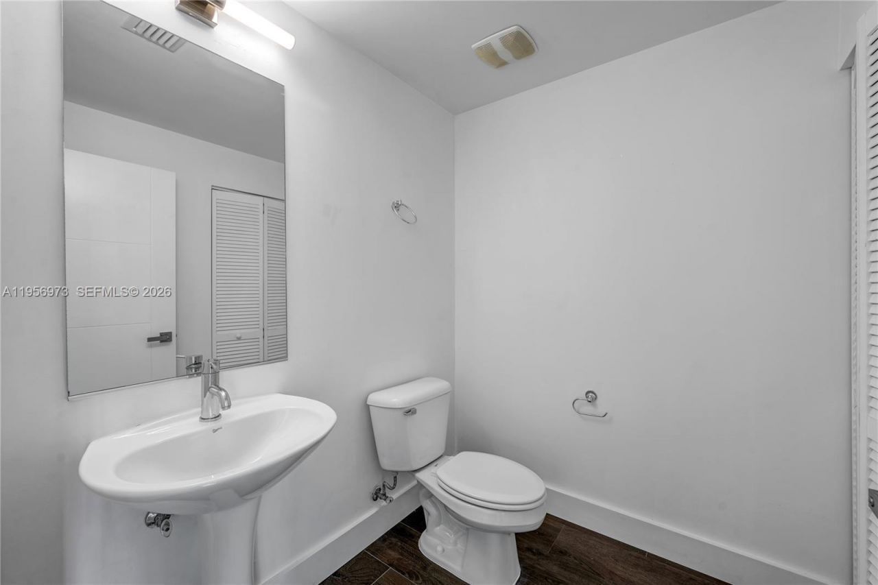 888 Biscayne Blvd, Unit 1802, Miami, FL 33132 Photo