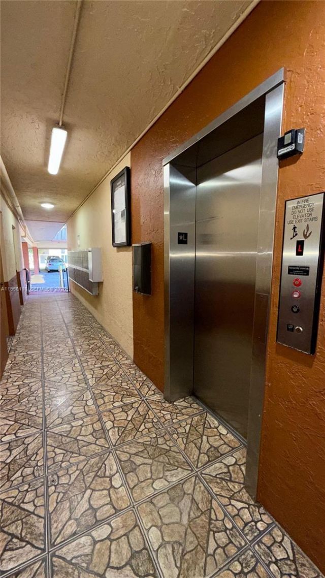 1075 W 68th St , Unit 403, Hialeah, FL 33014 Photo