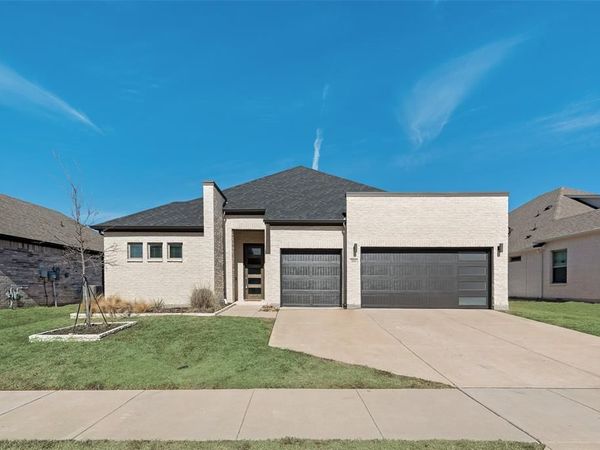 253 Coyote Creek Drive, Lavon, TX 75166