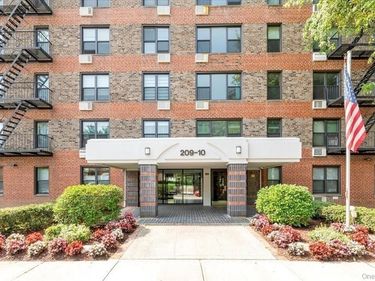 209-10 41 Avenue, Unit 2E, Bayside, NY 11361