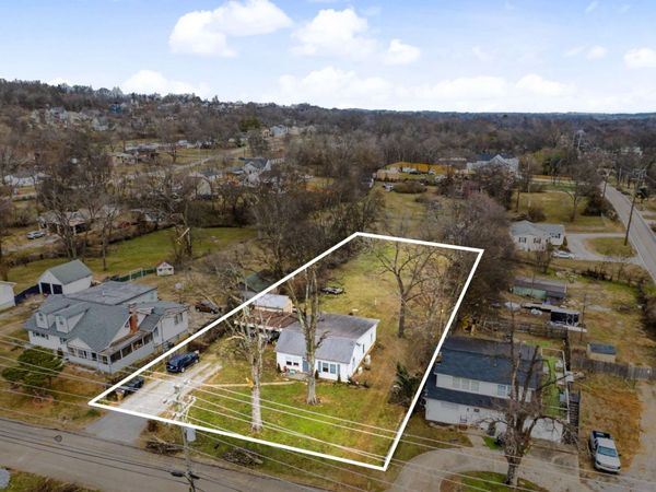 737 Saunders Ct, Nashville, TN 37216