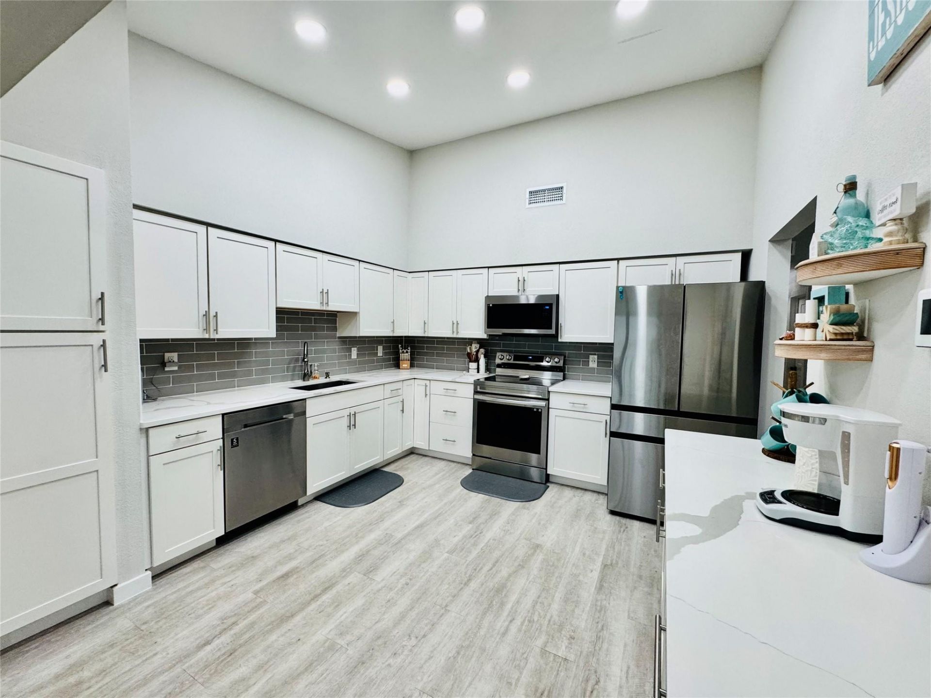 3216 S Lakeview Circle, Unit 5202, Fort Pierce, FL 34949 Photo