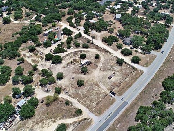 4 Anglin LN, Austin, TX 78737