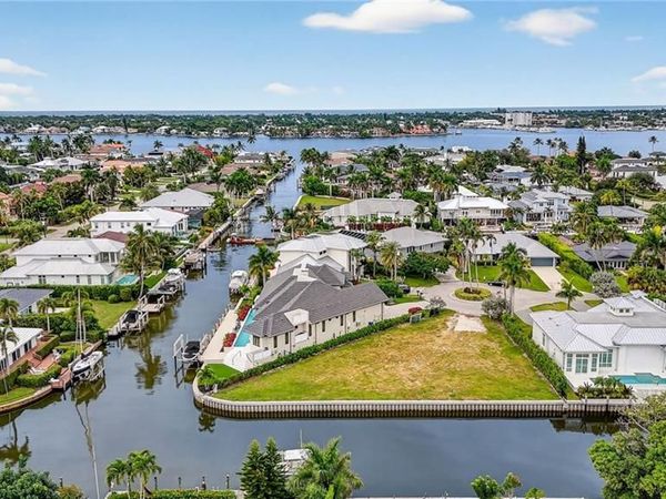 1693 BONITA CT , NAPLES, FL 34102