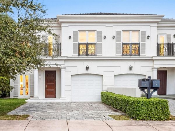 315 Santander Ave, Unit 317, Coral Gables, FL 33134