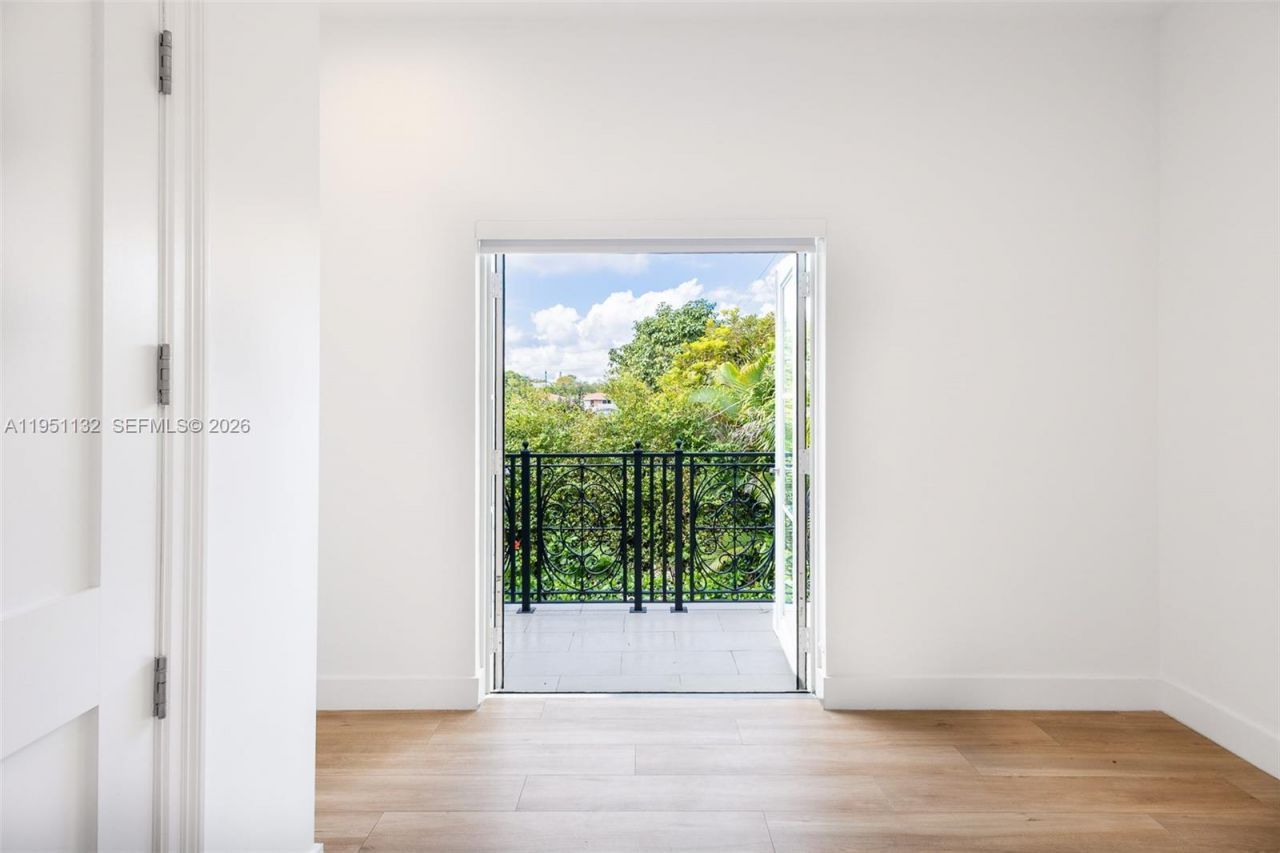 315 Santander Ave, Unit 315, Coral Gables, FL 33134 Photo