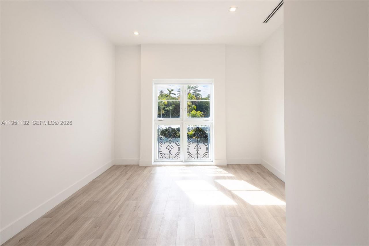 315 Santander Ave, Unit 315, Coral Gables, FL 33134 Photo