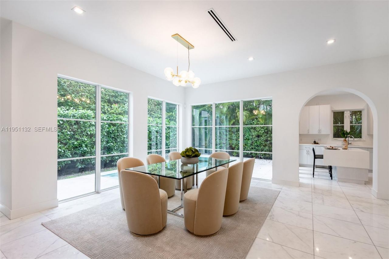 315 Santander Ave, Unit 315, Coral Gables, FL 33134 Photo