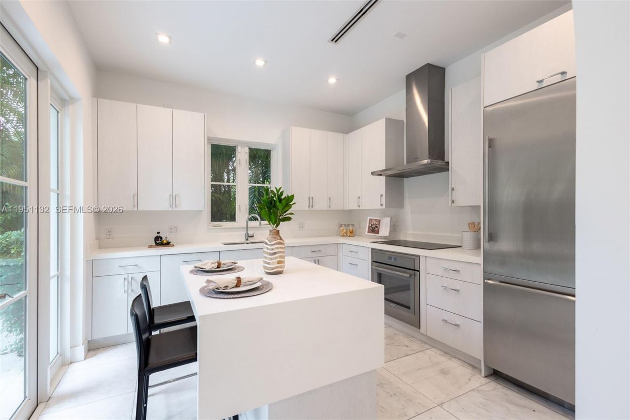 315 Santander Ave, Unit 315, Coral Gables, FL 33134 Photo