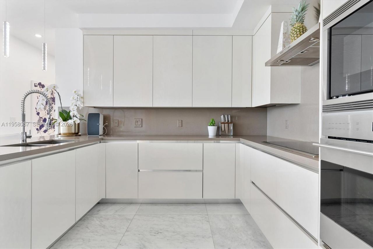 17475 Collins Ave, Unit 2502, Sunny Isles Beach, FL 33160 Photo