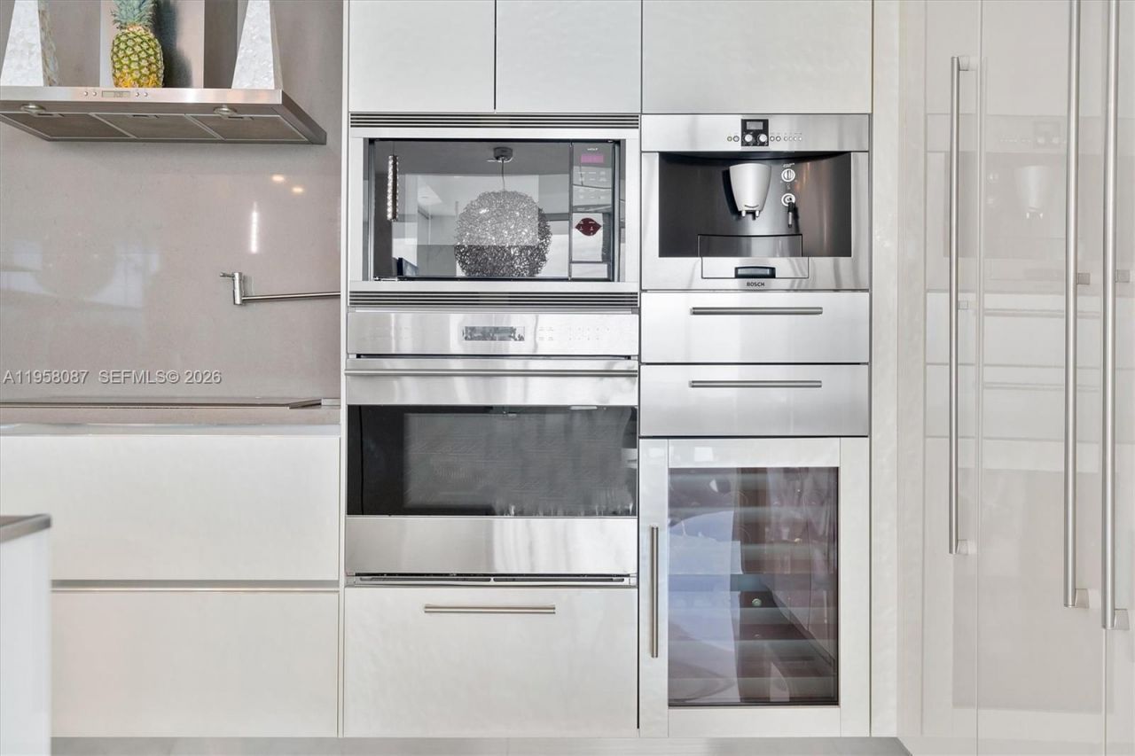 17475 Collins Ave, Unit 2502, Sunny Isles Beach, FL 33160 Photo