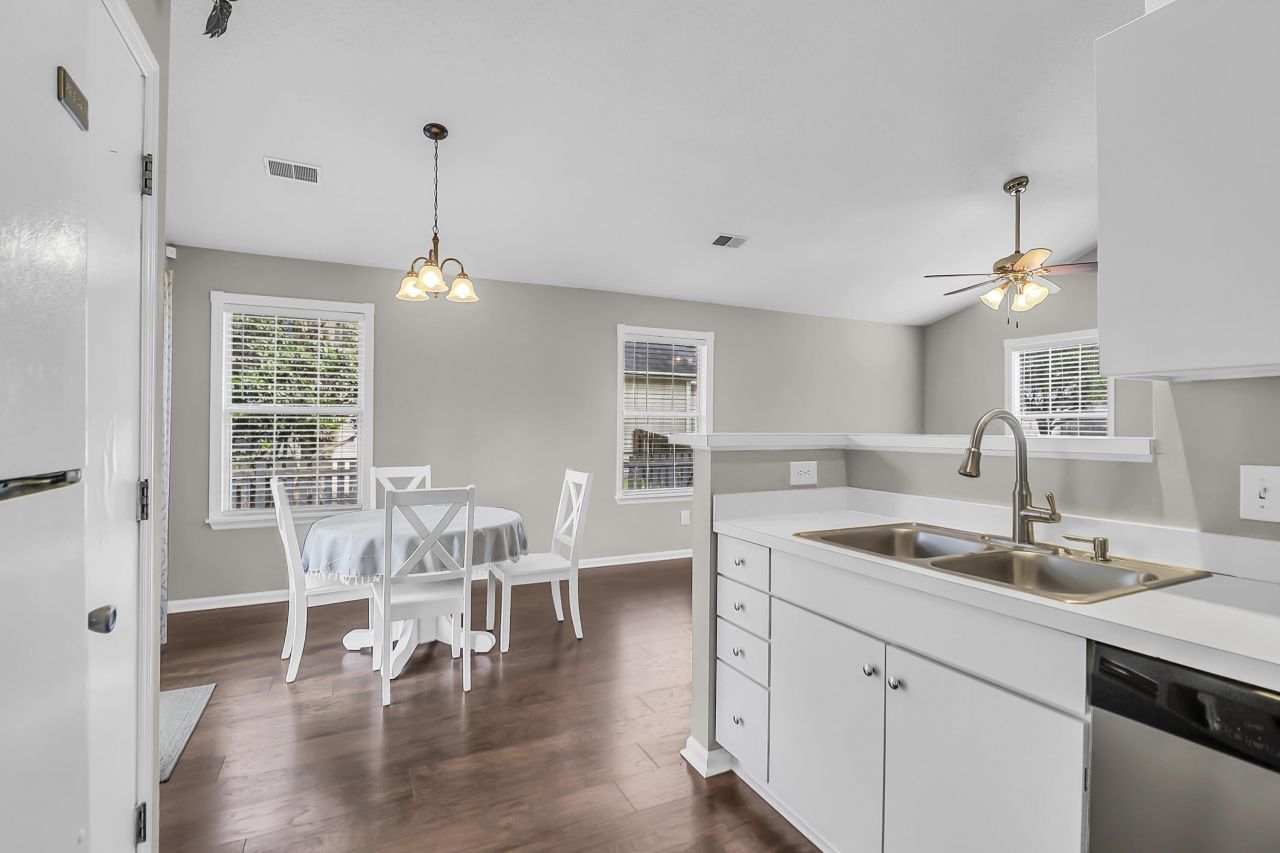 222 Lytham Court Photo 12