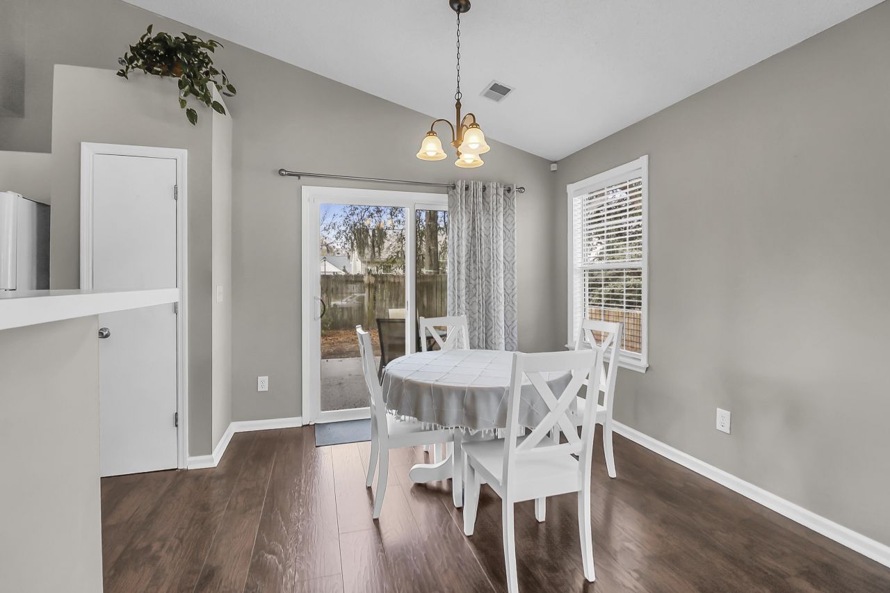 222 Lytham Court Photo 14