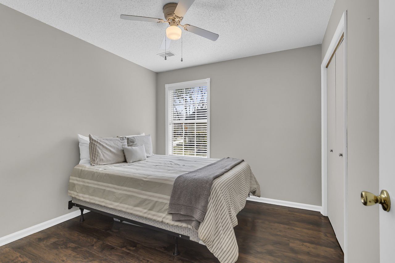 222 Lytham Court Photo 18