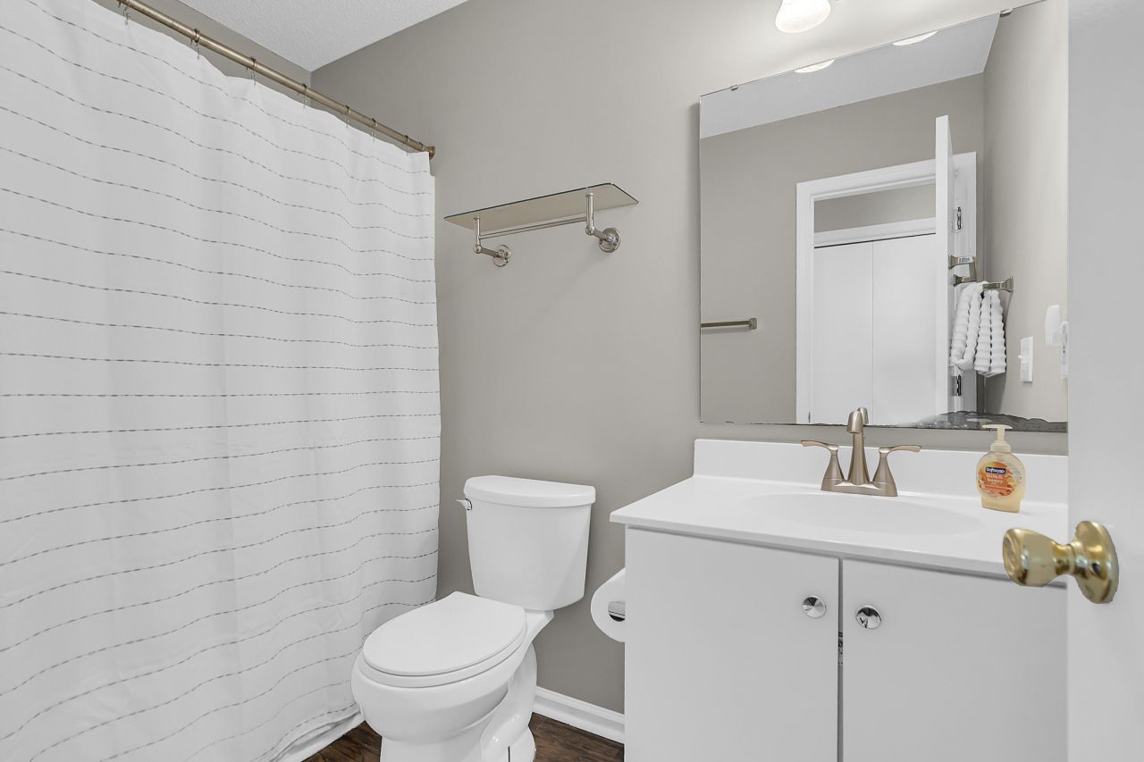 222 Lytham Court Photo 21