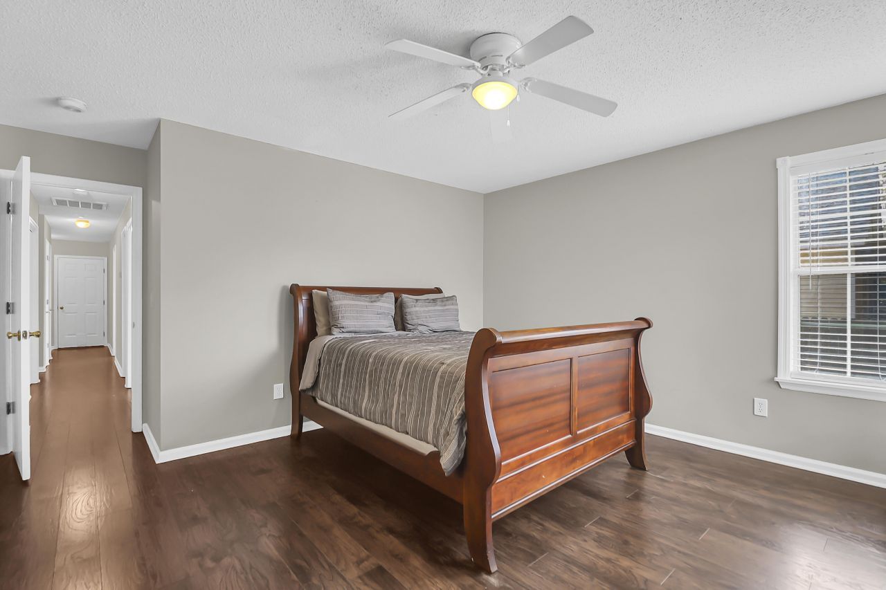 222 Lytham Court Photo 25