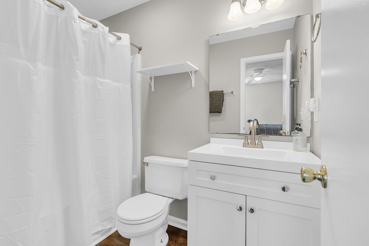 222 Lytham Court Photo 26