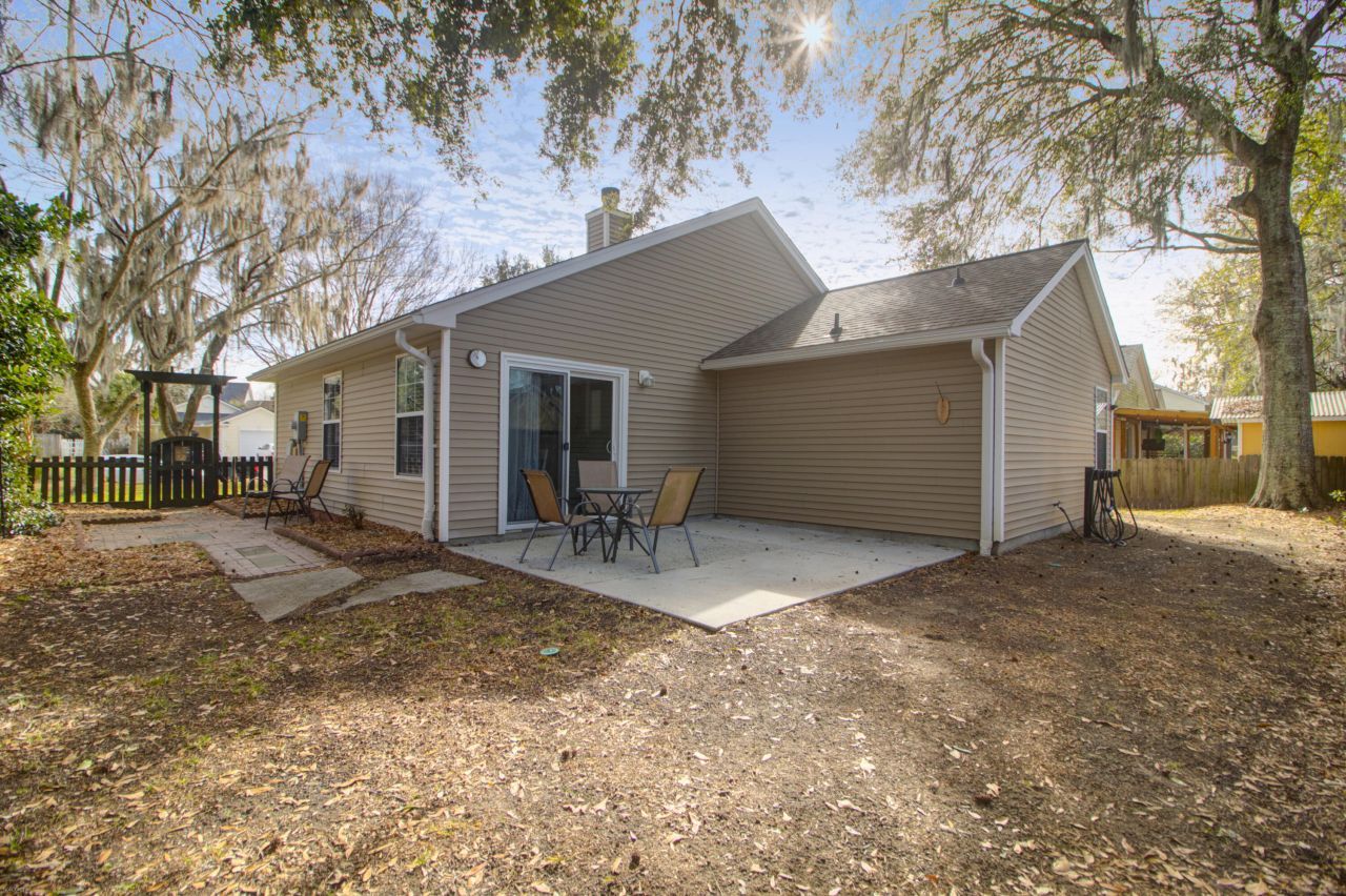 222 Lytham Court Photo 33