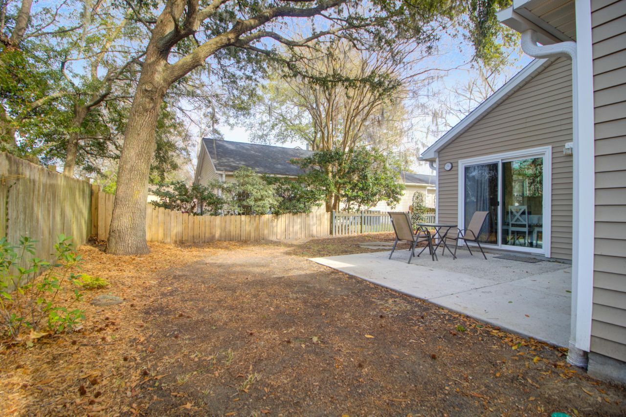 222 Lytham Court Photo 34