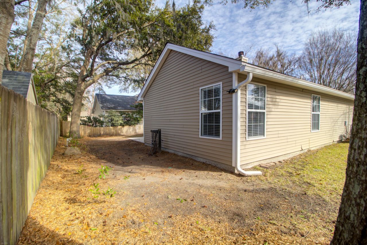 222 Lytham Court Photo 35