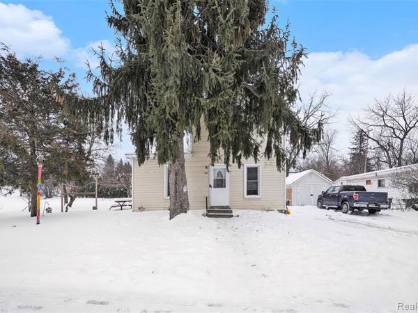 532 E Broad Street, Linden, MI 48451