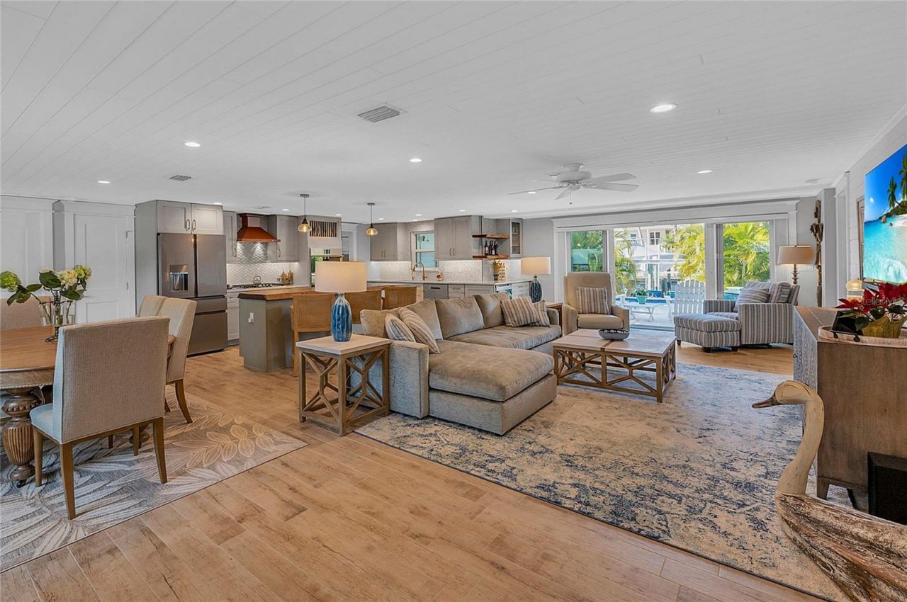 504 68th Street, Holmes Beach, FL 34217 Photo