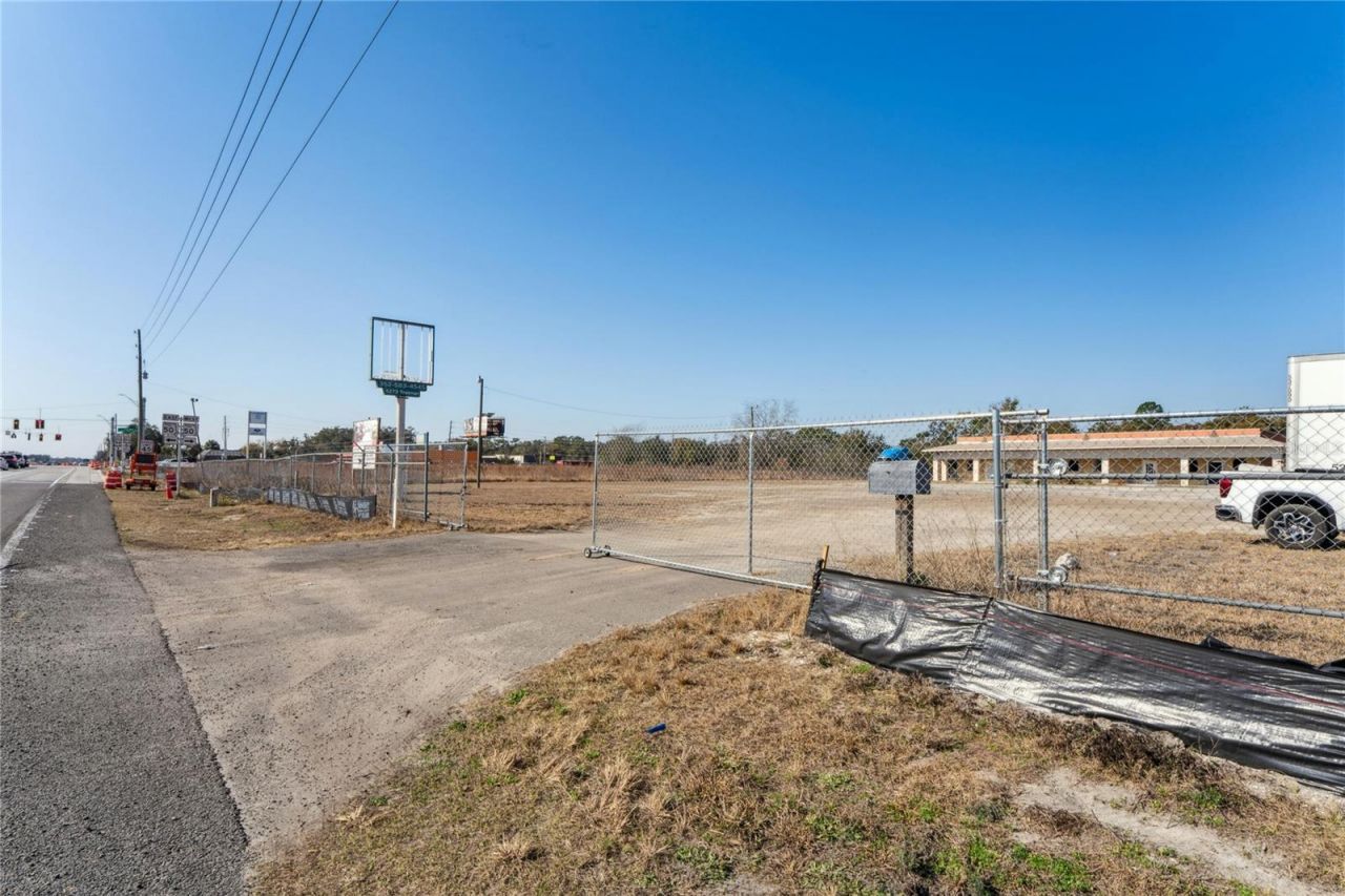 5273 Treiman Boulevard, Dade City, FL 33523 Photo