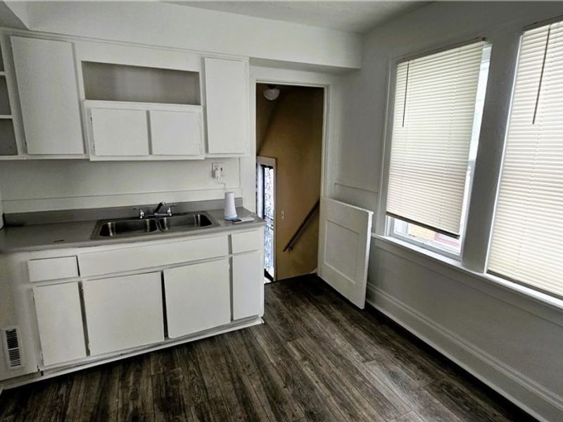 4183 E 146th Street, Cleveland, OH 44128 Photo 3