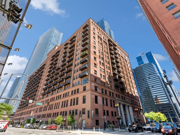 165 N Canal Street, Unit 706, Chicago, IL 60606