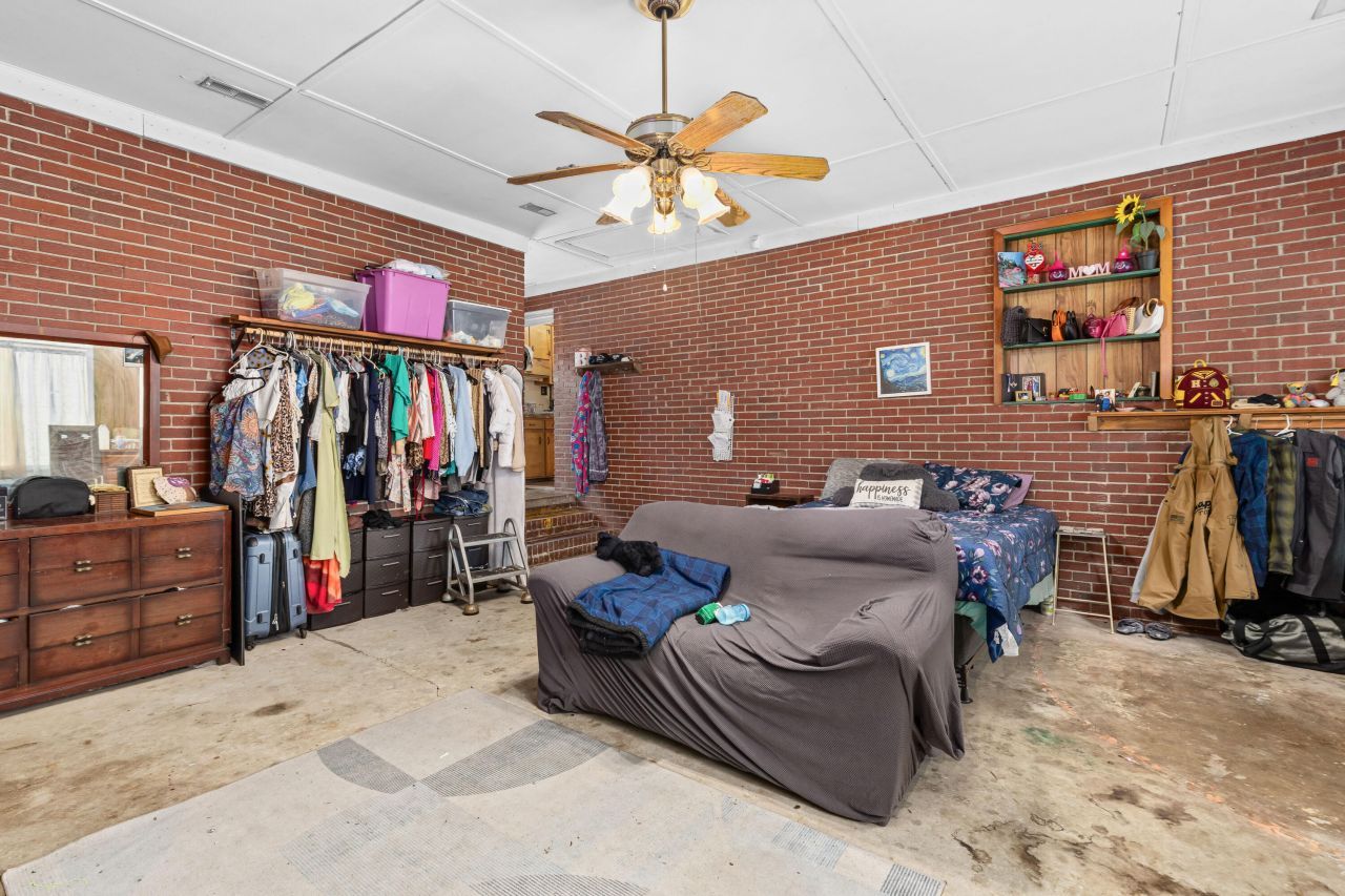 108 Wylie Street Photo 18