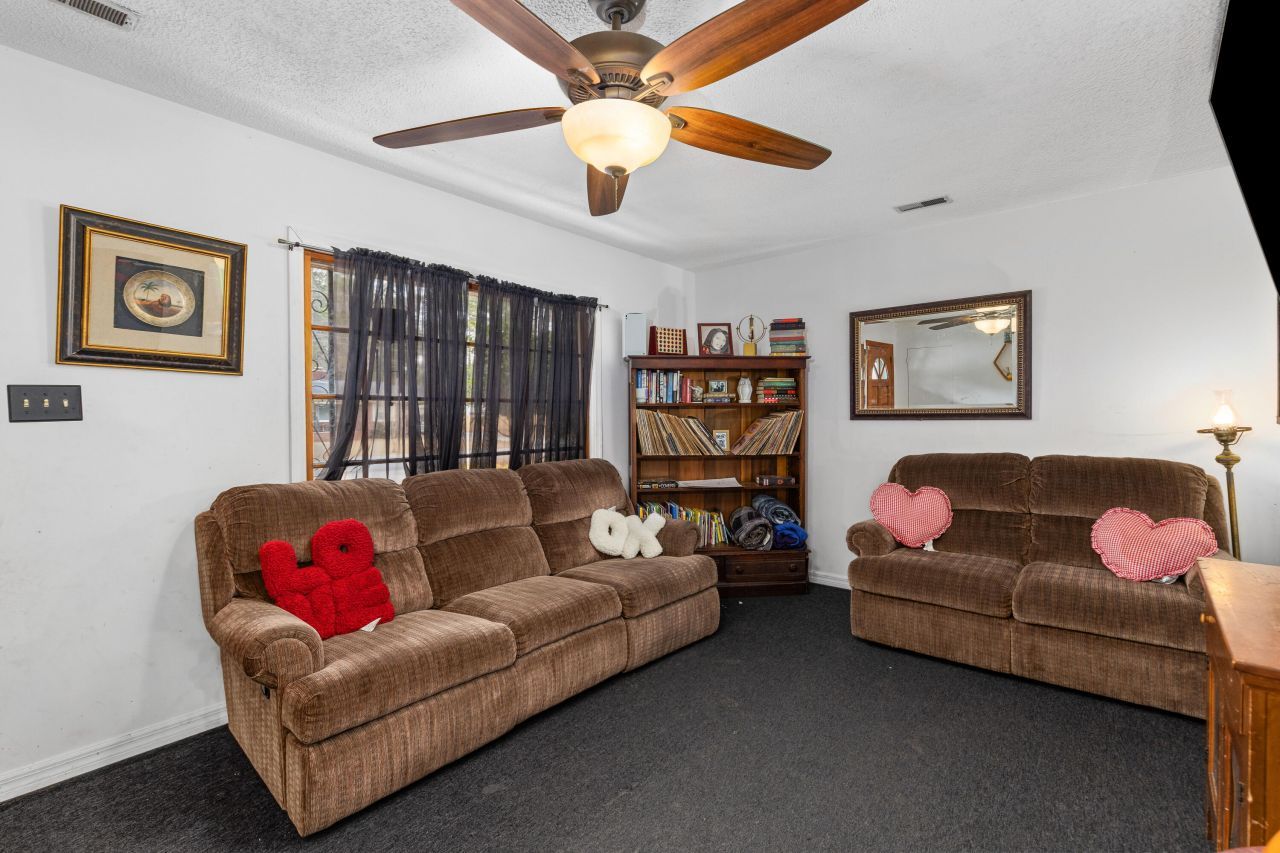 108 Wylie Street Photo 5