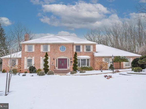 911 SEYBERT STREET, HAZLETON, PA 18201