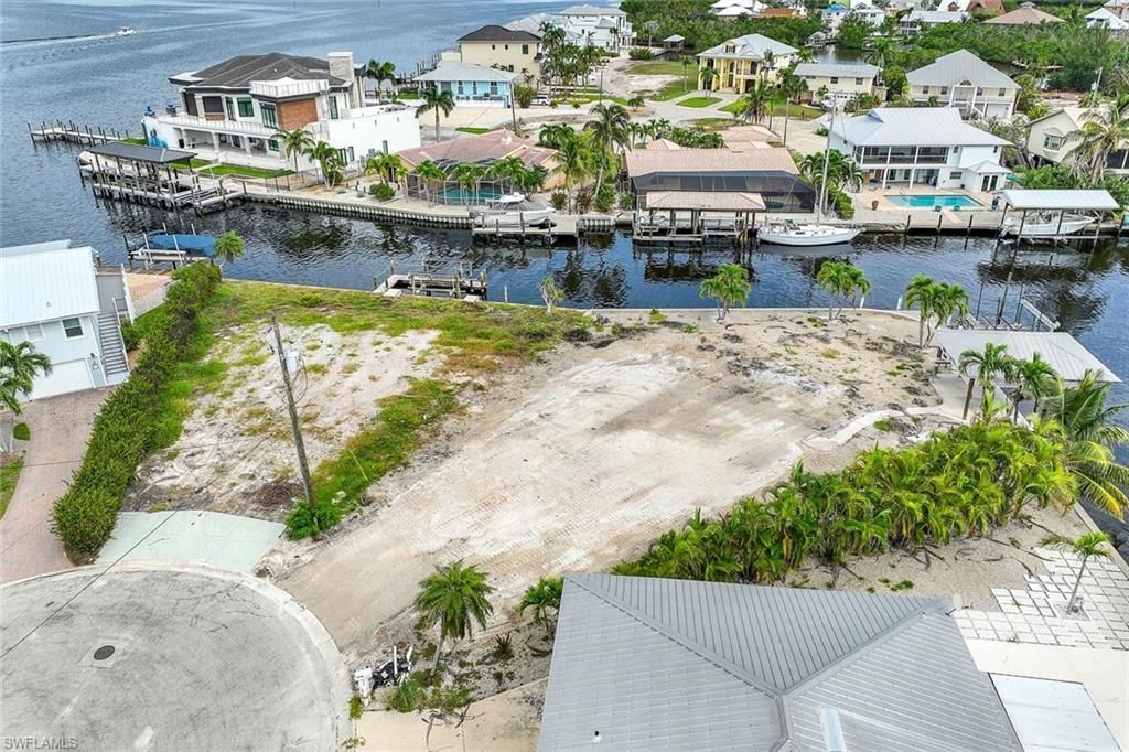 18 Avenida Carita, Fort Myers Beach, FL 33931 Photo