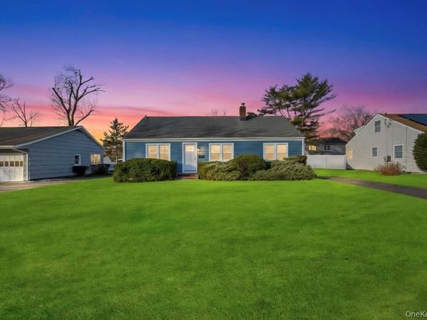 110 Monroe Avenue , Patchogue, NY 11772