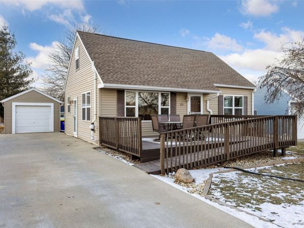175 S 1St Street, Walford, IA 52351
