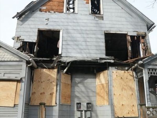 20-22 Acushnet Ave, Springfield, MA 01105