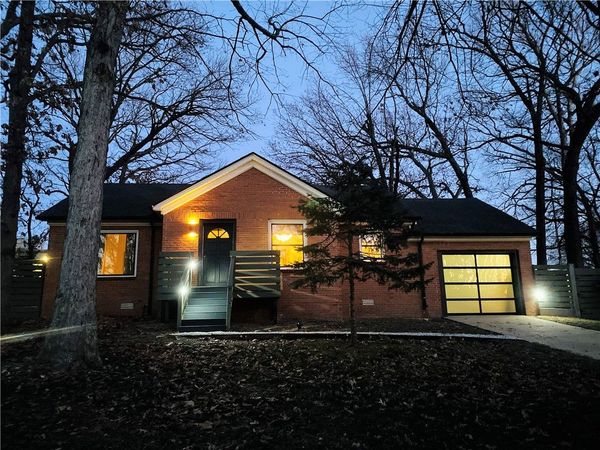 310 NW J Street , Bentonville, AR 72712