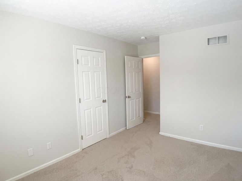 6571 Schenk Avenue, Reynoldsburg, OH 43068 Photo 4