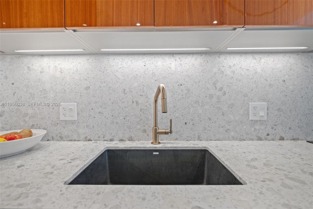 2655 S Bayshore Dr, Unit 805, Miami, FL 33133 Photo