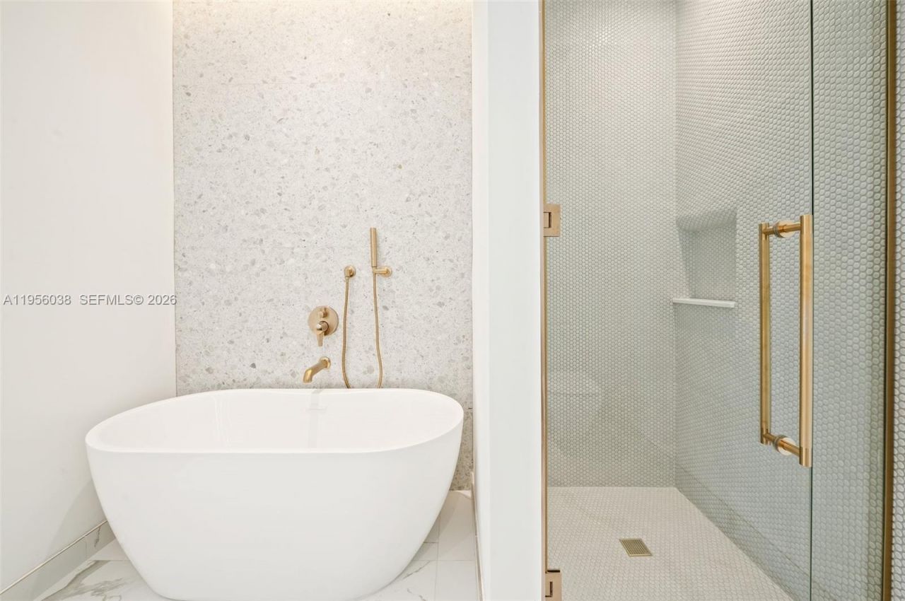 2655 S Bayshore Dr, Unit 805, Miami, FL 33133 Photo