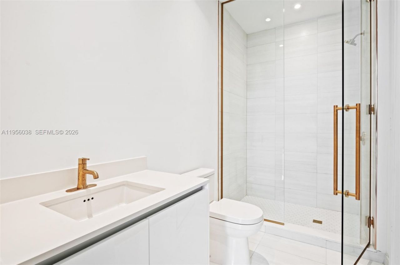 2655 S Bayshore Dr, Unit 805, Miami, FL 33133 Photo