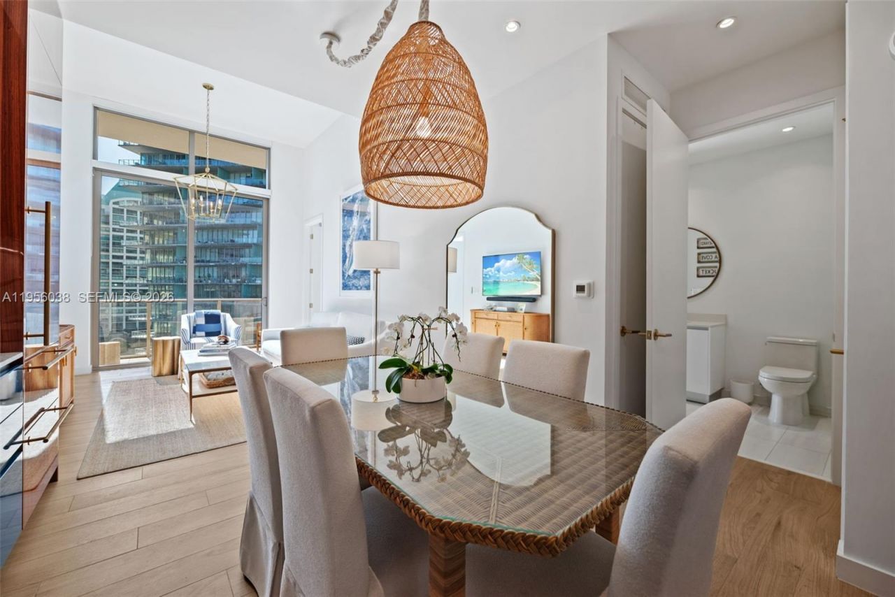 2655 S Bayshore Dr, Unit 805, Miami, FL 33133 Photo