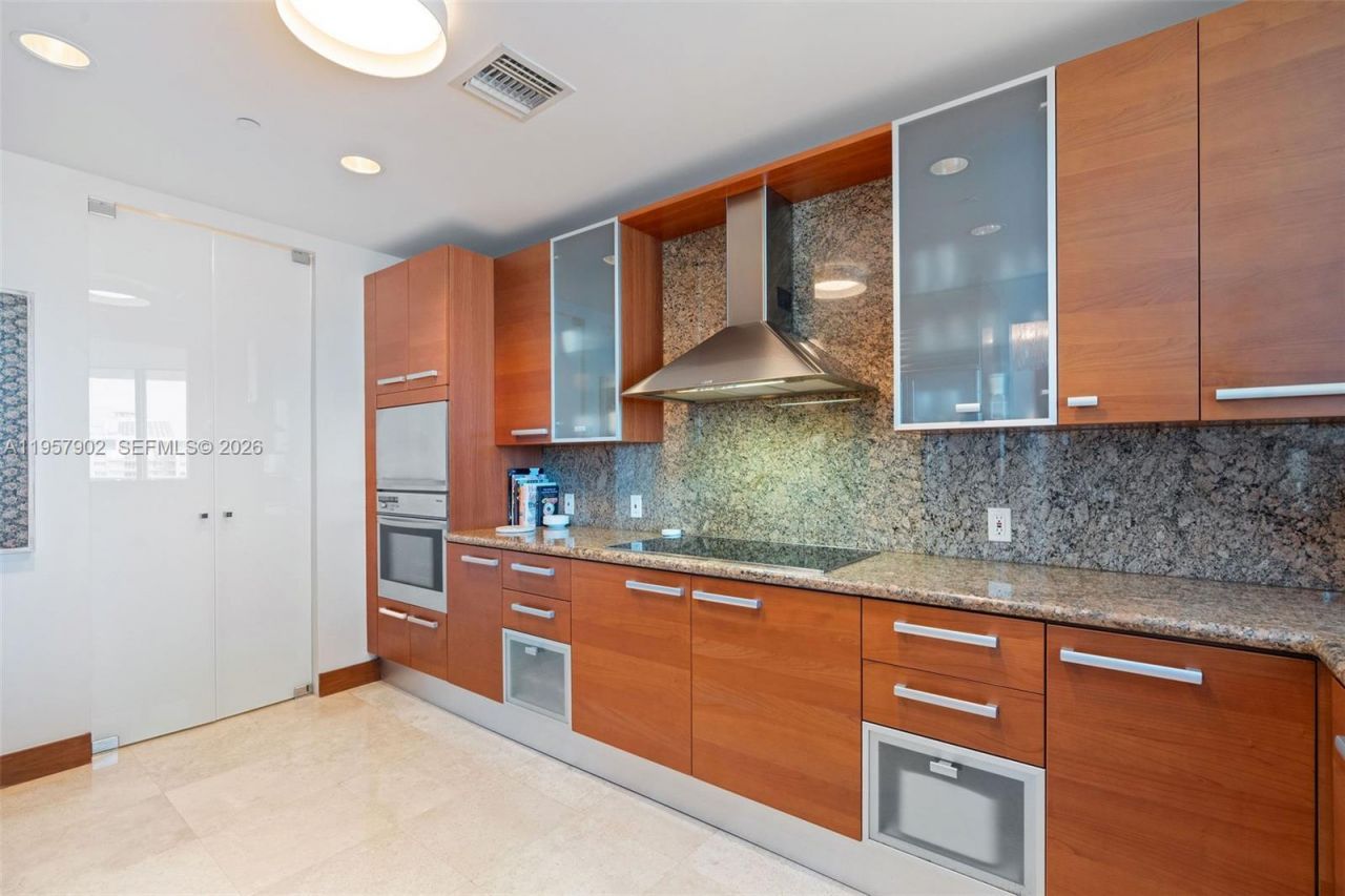 5959 Collins Ave, Unit 1001, Miami Beach, FL 33140 Photo