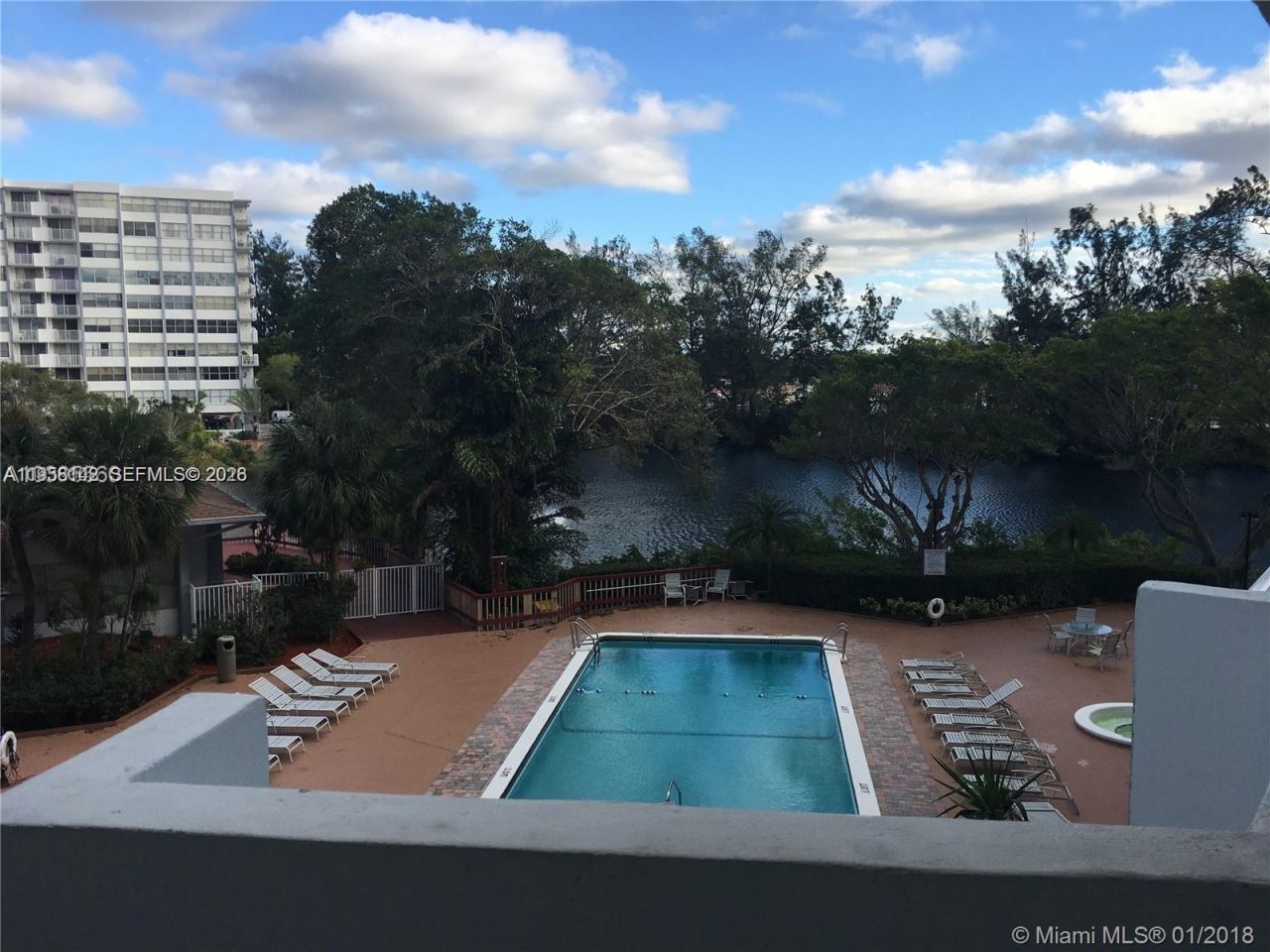 1200 NE Miami Gardens Dr , Unit 315W, Miami, FL 33179 Photo