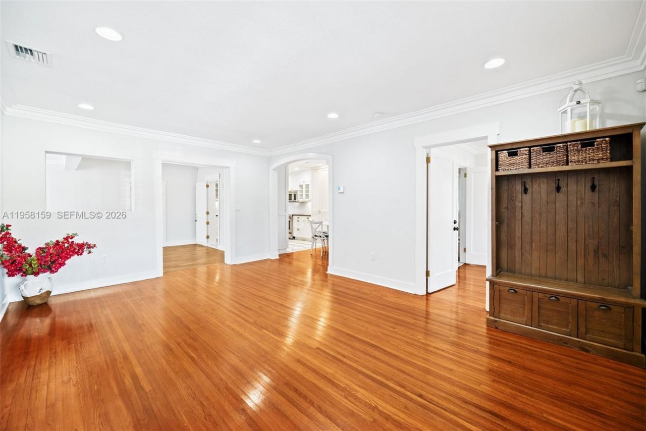 2396 SW 20th St, Miami, FL 33145 Photo