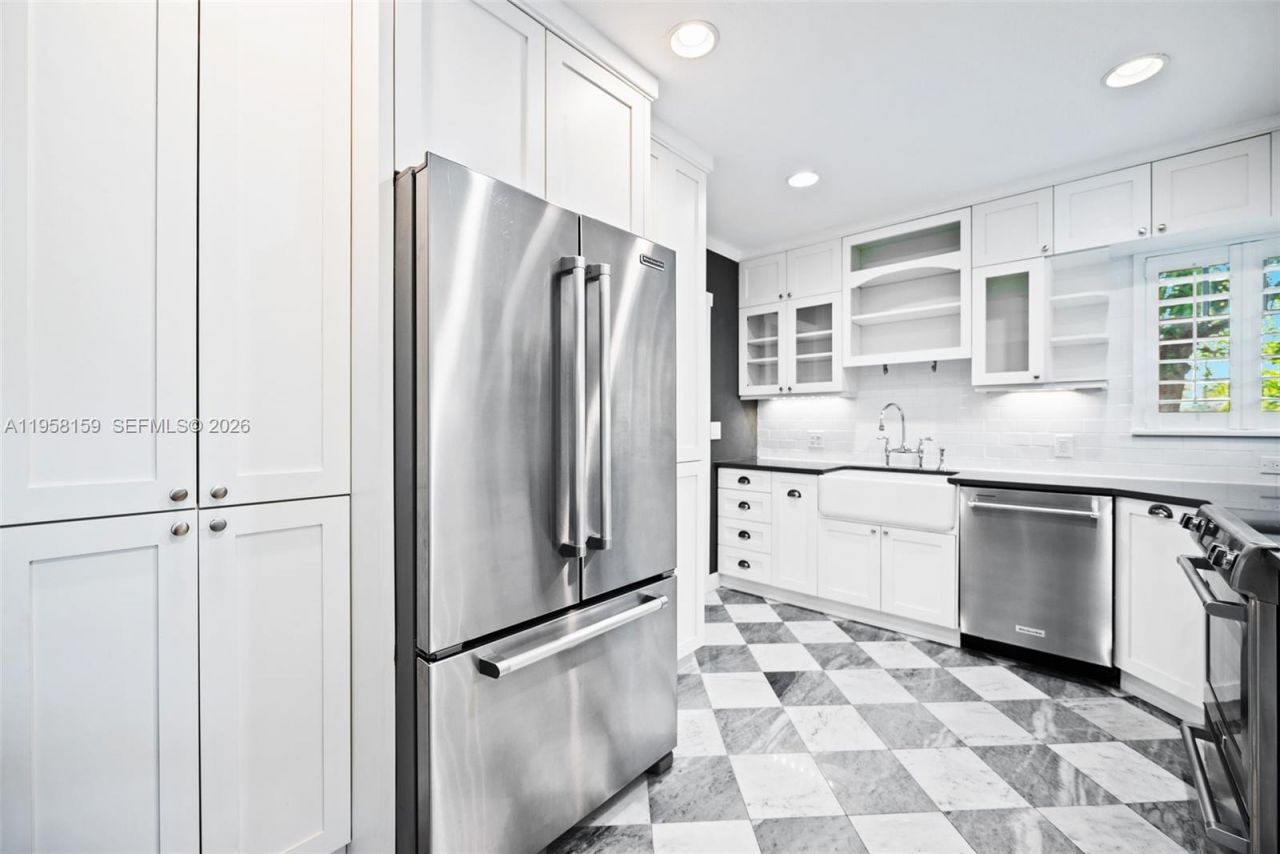 2396 SW 20th St, Miami, FL 33145 Photo