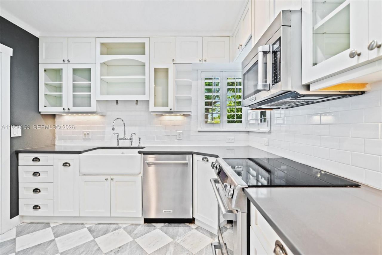 2396 SW 20th St, Miami, FL 33145 Photo