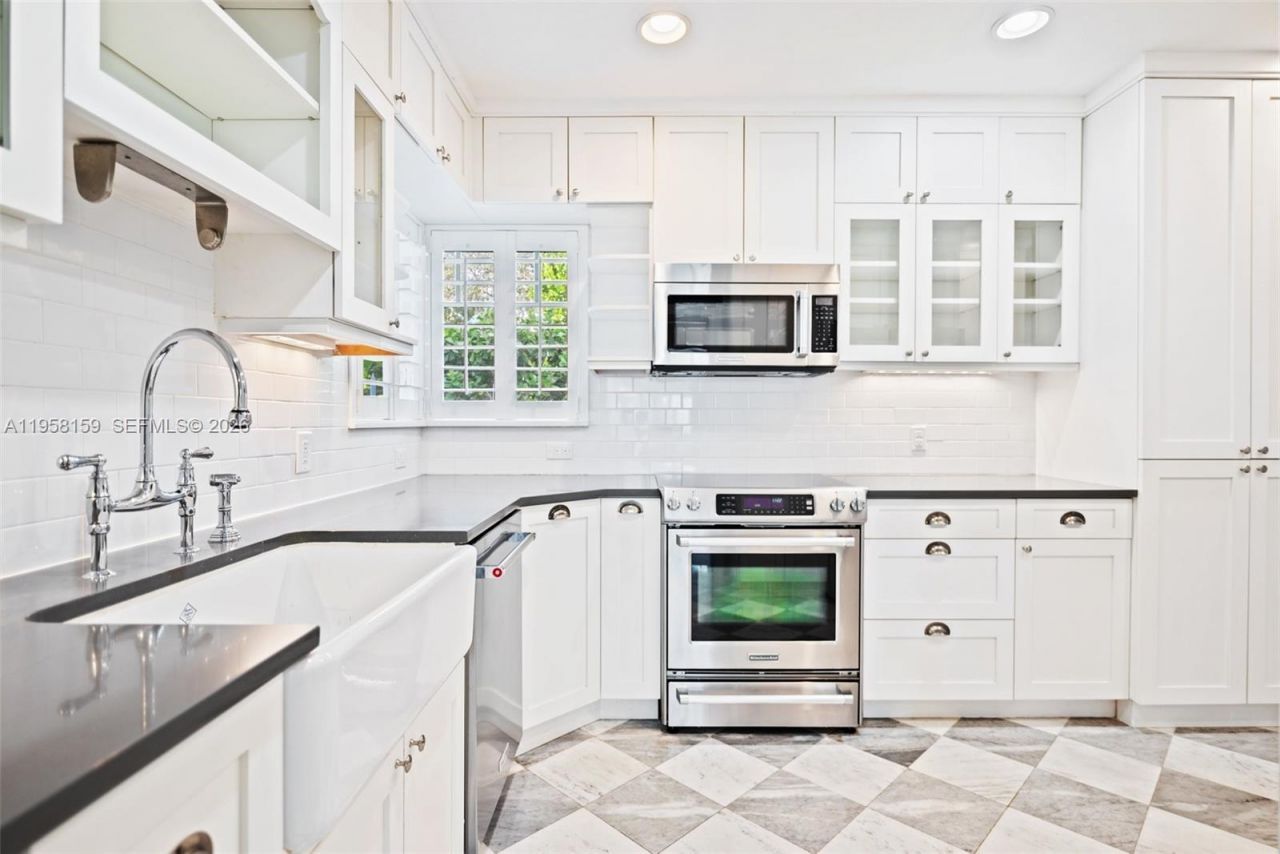 2396 SW 20th St, Miami, FL 33145 Photo