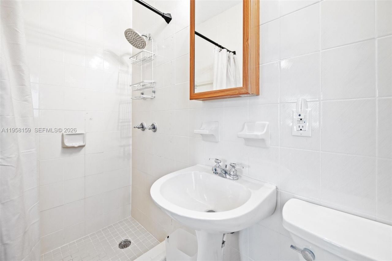 2396 SW 20th St, Miami, FL 33145 Photo